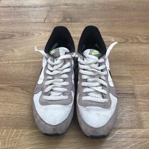 Nike Internationalists